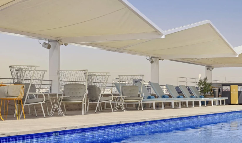 Zon, tapas en een rooftop pool in Sevilla vanaf € 289 ☀️
