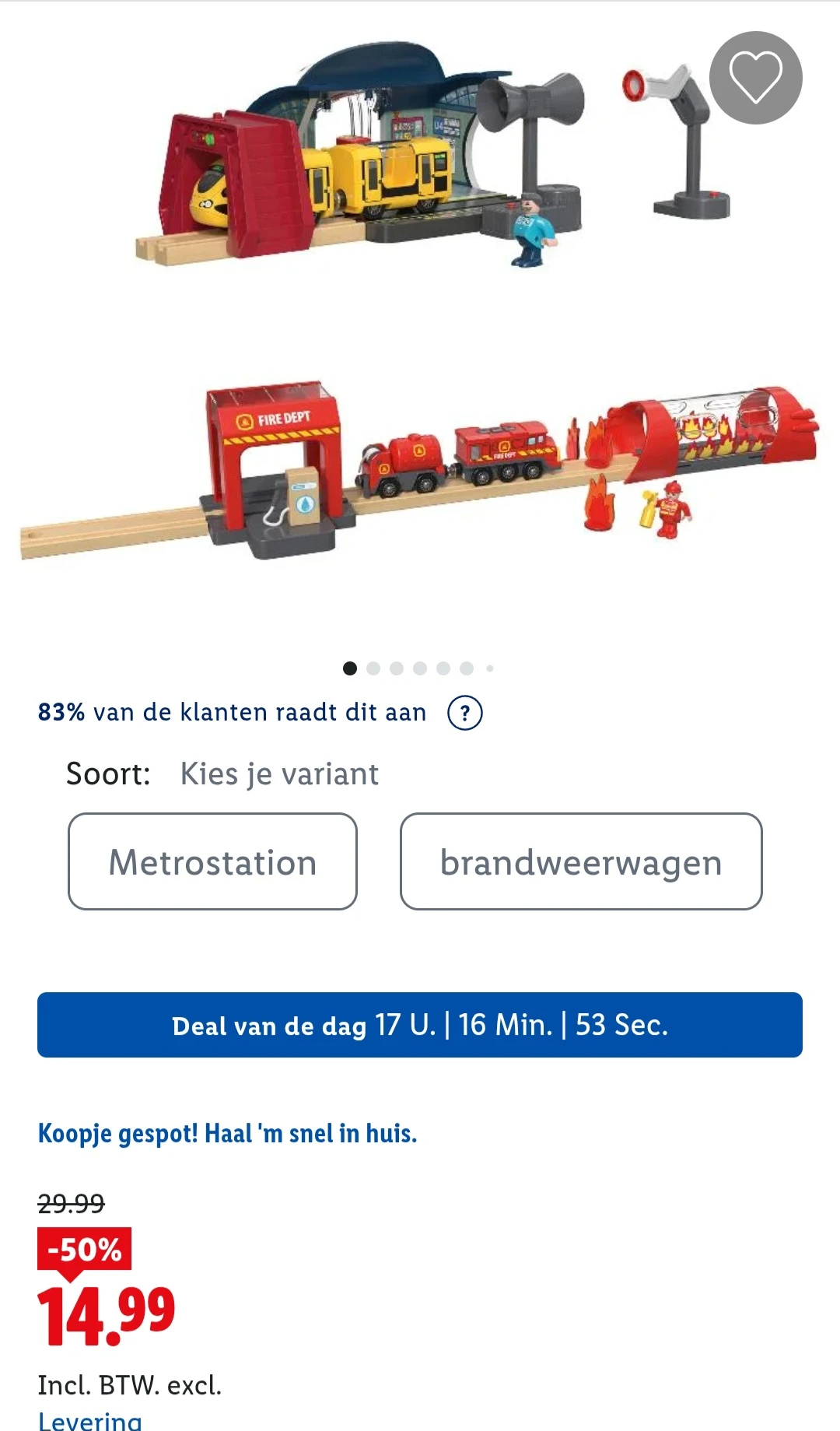 Houten treinstation met zelfrijdende trein -50%