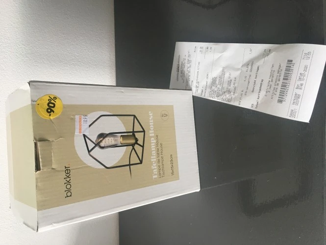 Blokker, -90%. Tafellamp normaal 18,99€, nu 1...