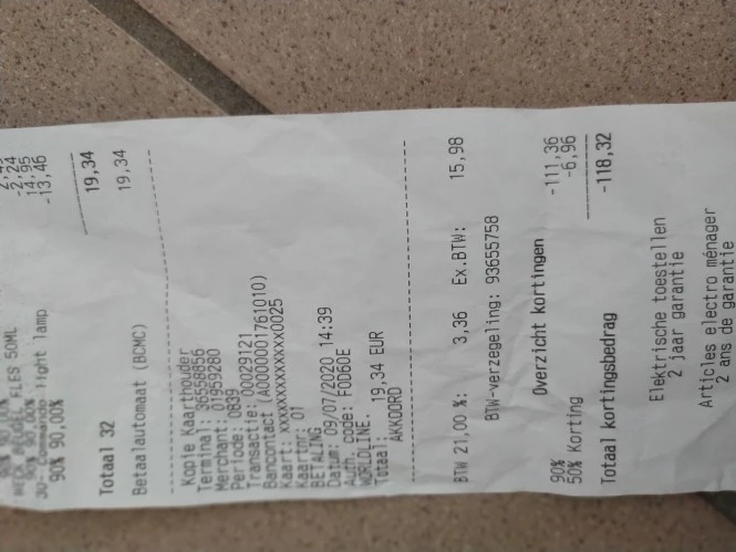 Nog steeds restanten van Blokker te vinden aa...