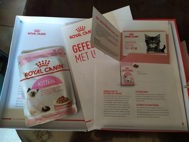 Vandaag pakketje ontvangen voor kitten van Ro...