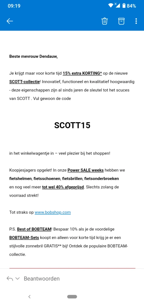 Bij bobshop krijg je met de code SCOTT15 15%...