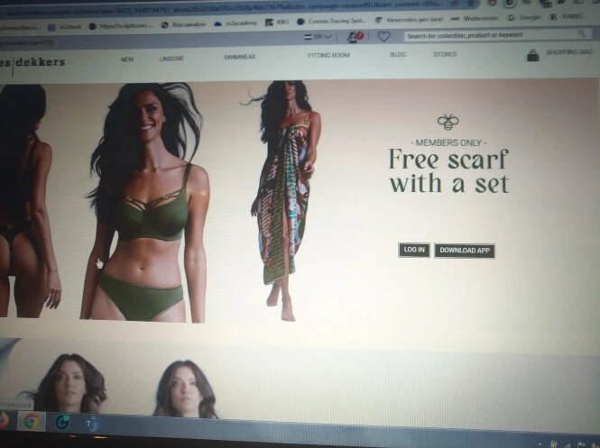 Gratis sjaal v Marlies Dekkers bij aankoop v...