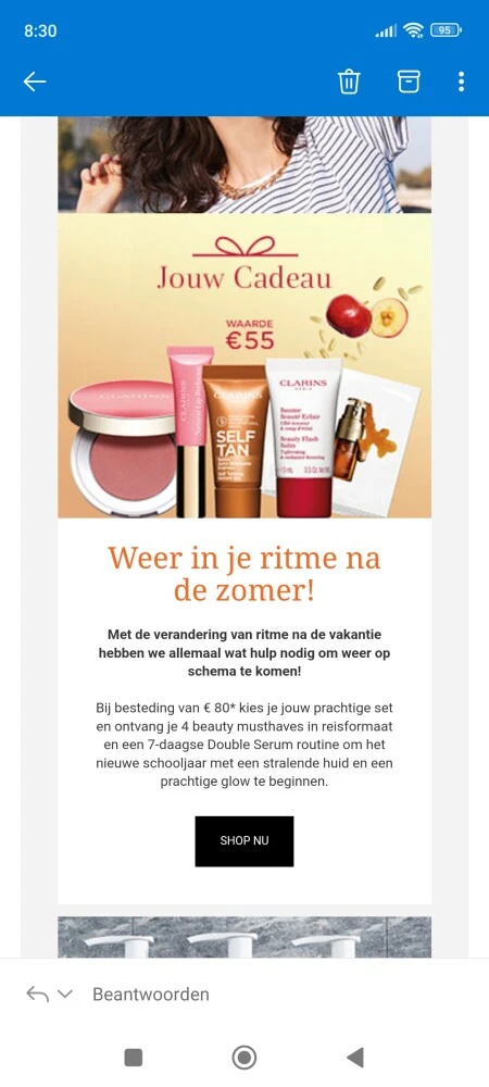 Bij clarins.com krijg je bij aankoop vanaf €8...