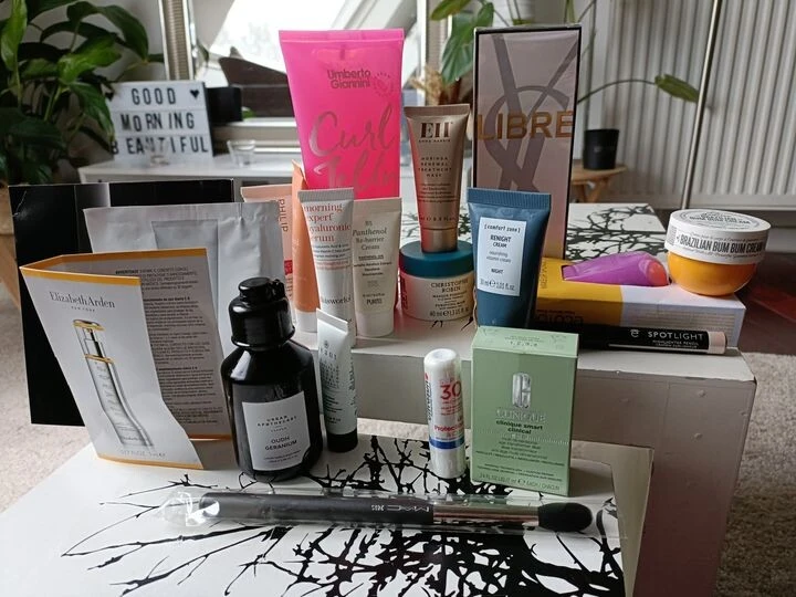 Pakketje van LOOKFANTASTIC toegekomen 🥰 € 11...