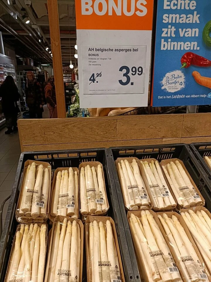 Nog t.e.m. zondag witte asperges aan € 7,98/k...