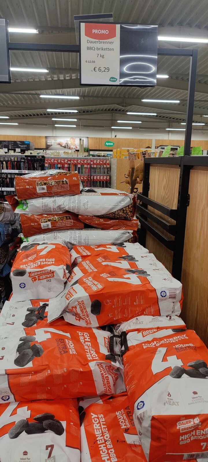 BBQ briketten aan de helft van de prijs bij A...