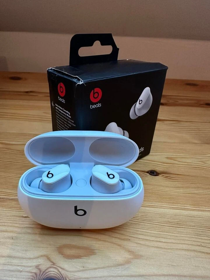 🎧 Heel content met m’n Beats Studio Buds 🤩...