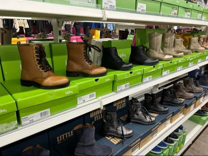 GIGA STOCKVERKOOP SCHOENEN FAILLISSEMENT ARWY NV