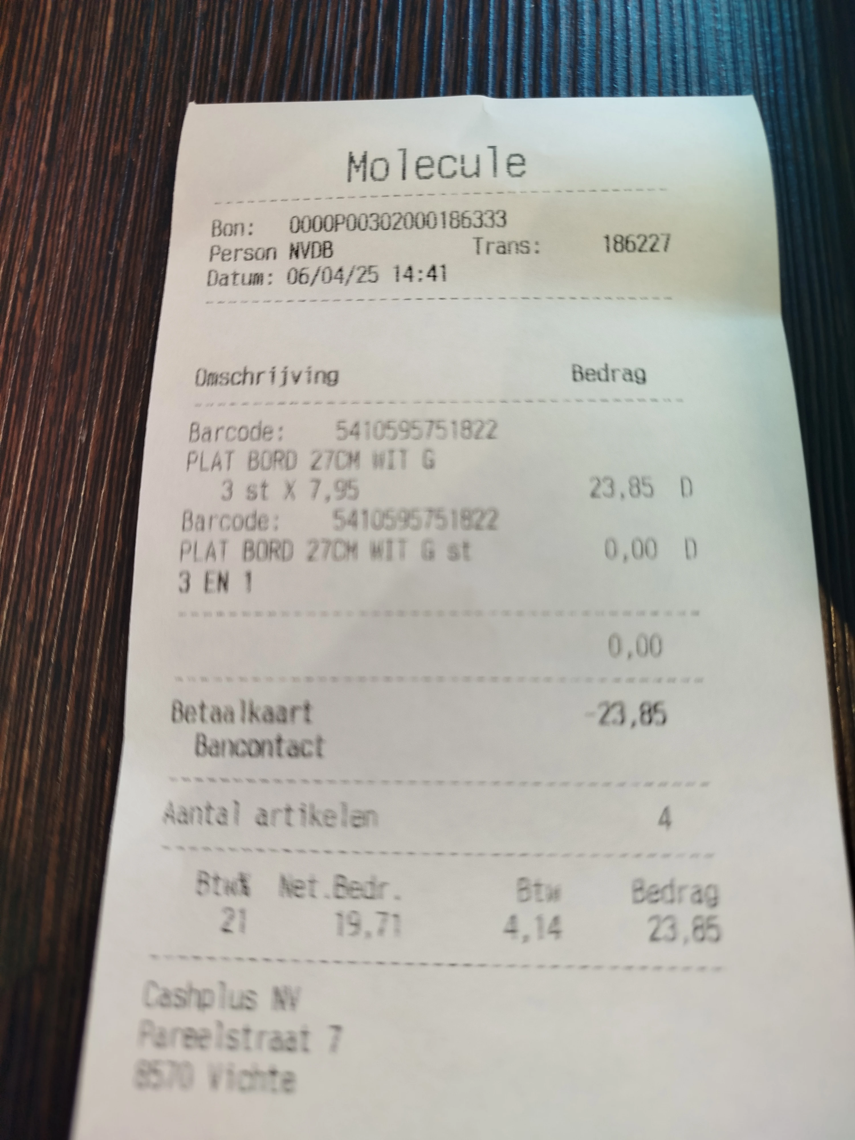 Molecule 3+1 op servies