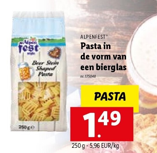 Pasta in de vorm van een bierglas