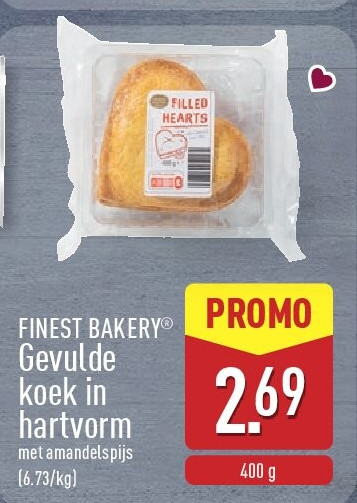 Gevulde koek in hartvorm