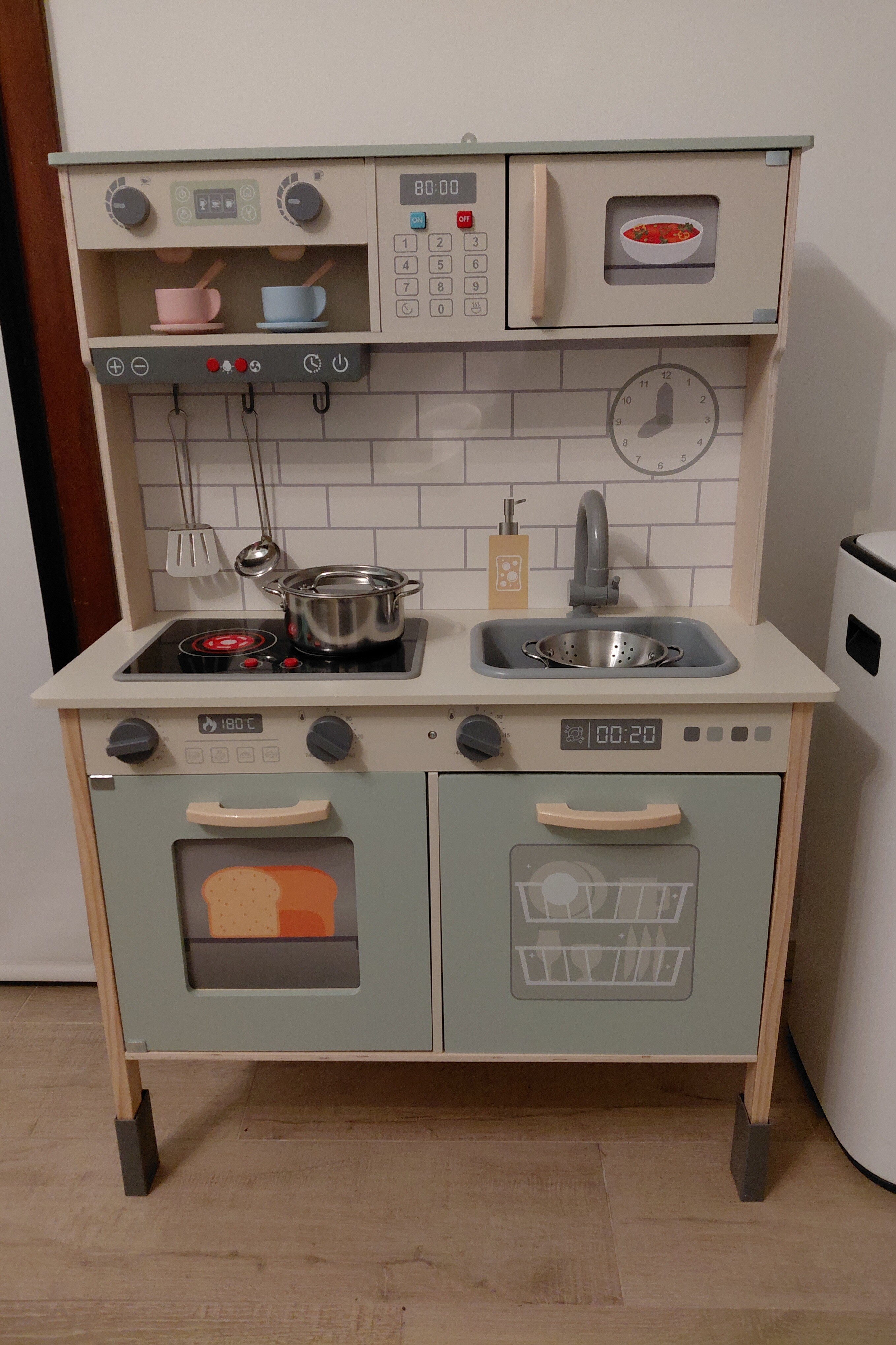 Keukentje + potten/pannen voor €44,90 bij Action