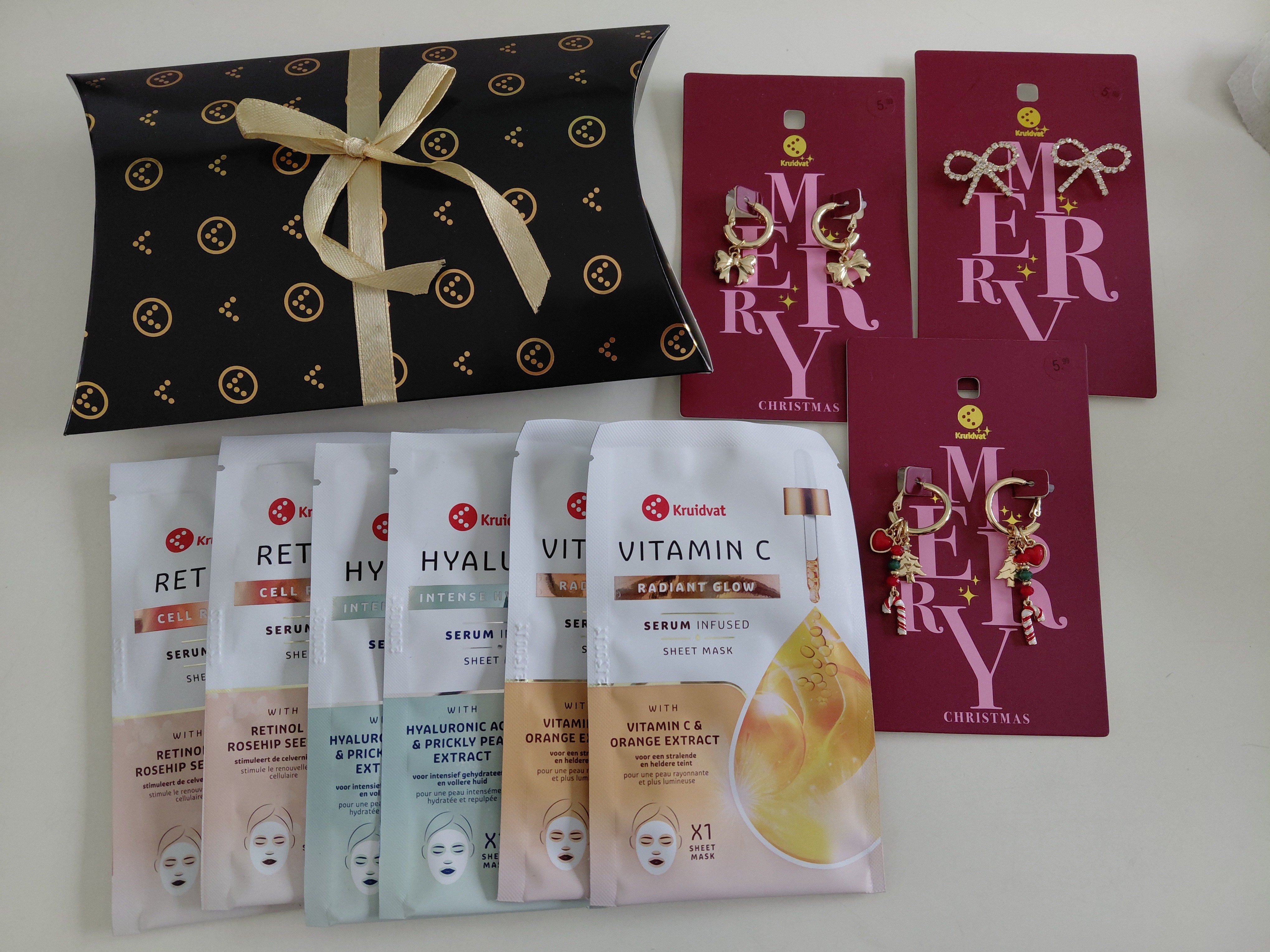 6 maskers + 3 paar oorbellen + cadeauverpakking voor €5,96