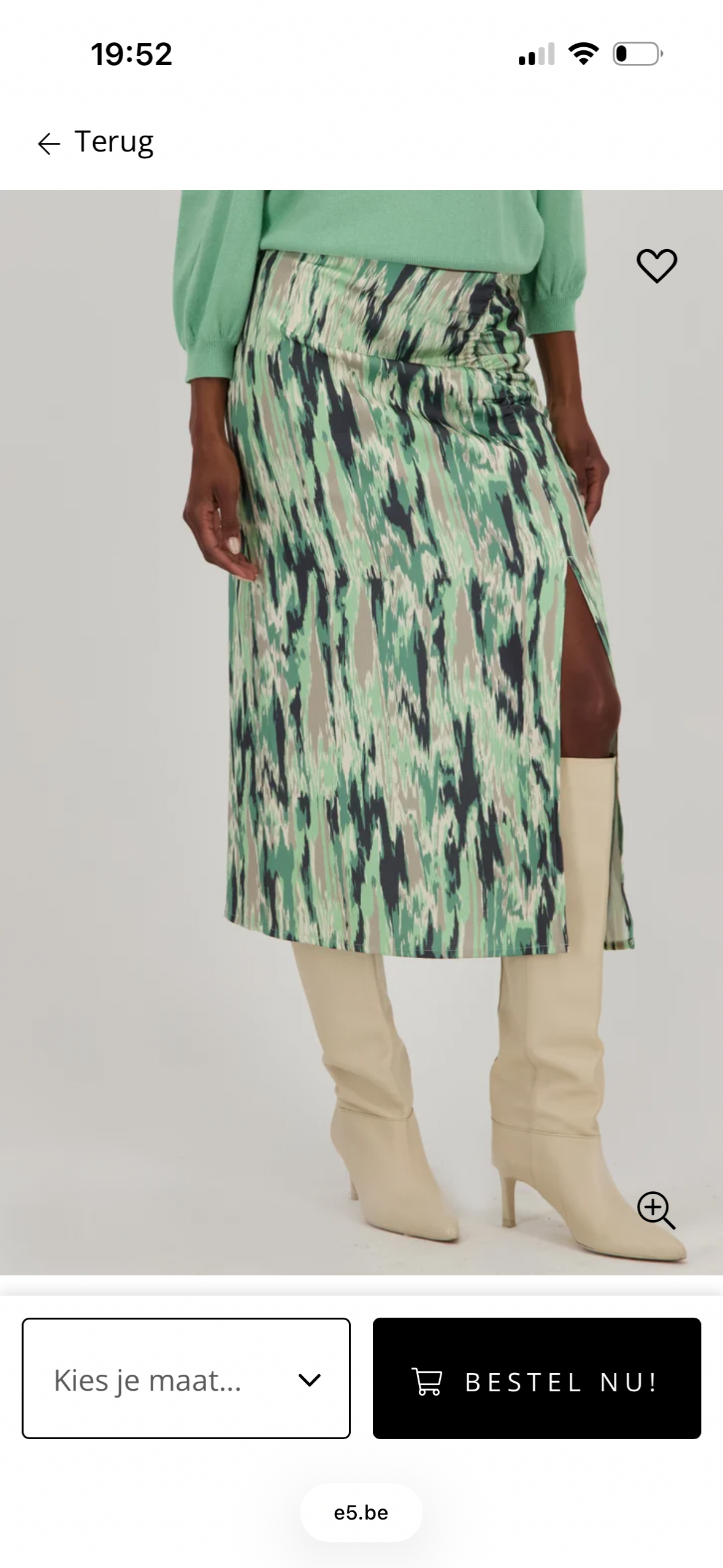 Satijnen midi rok met groene print