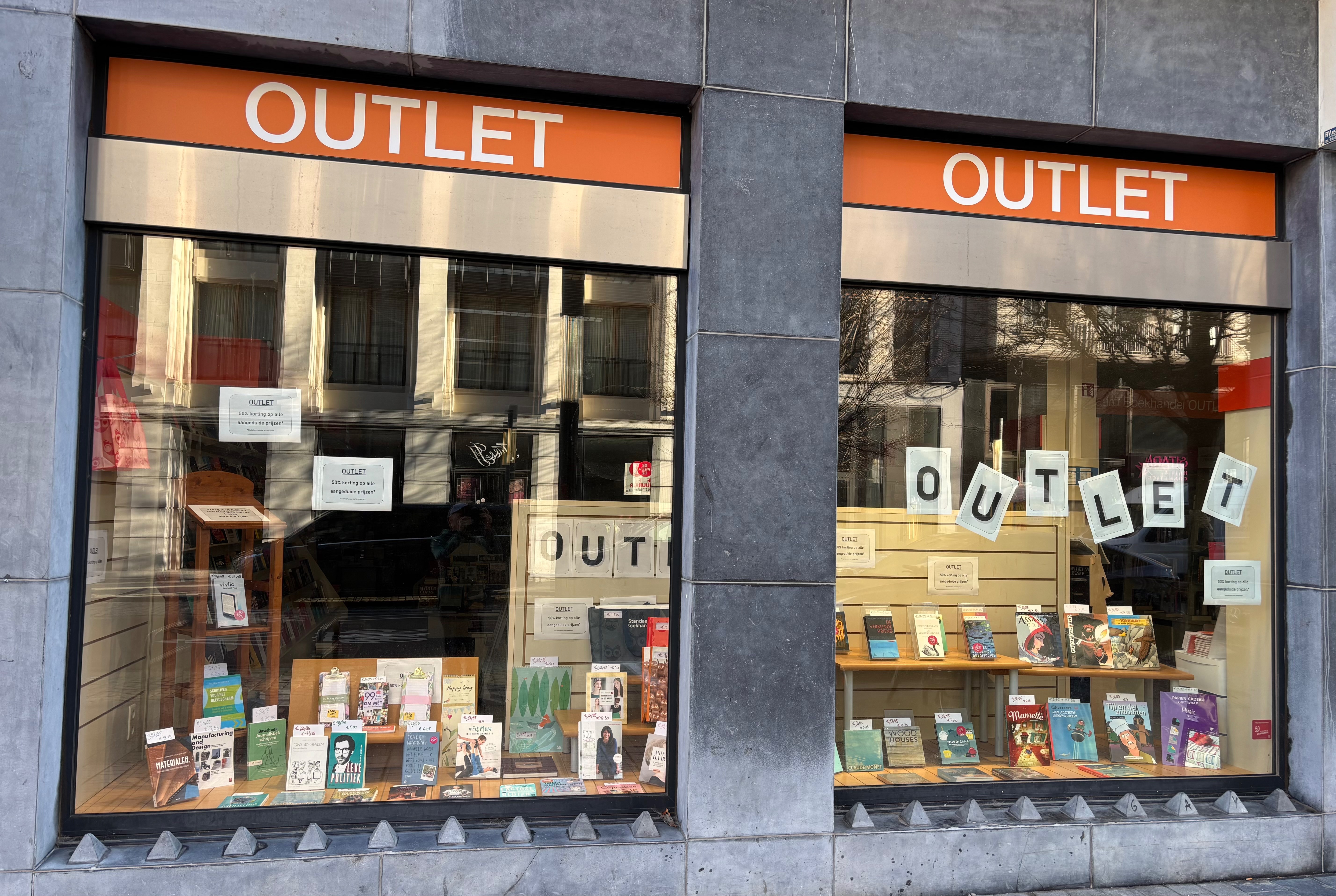Standaard Boekhandel Kortrijk Outlet -50%