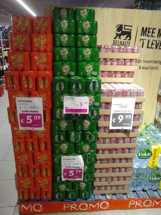 Magazijn opruiming bij AD Delhaize Willebroek...