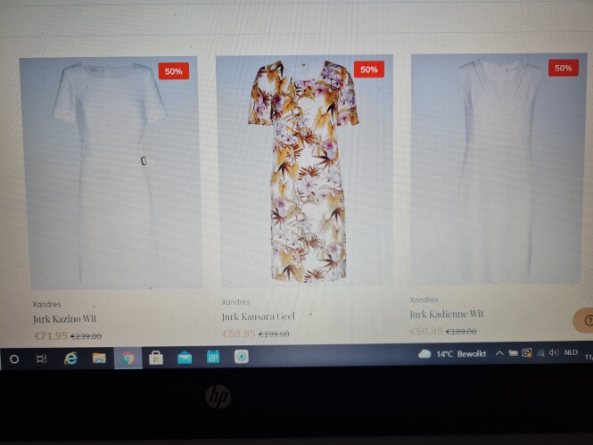 Bij maison lab nu 50% korting op de korte jur...