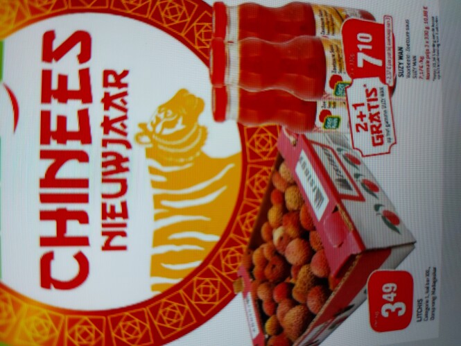Match litchis €3,49/kg, 2+1 suzy wan, 2de aan...