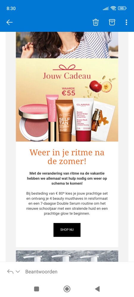 Bij clarins.com krijg je bij aankoop vanaf €8...