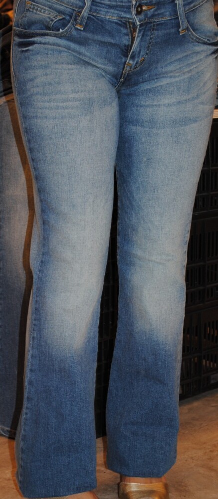 OUTLET jeansbroeken stockverkoop dit weekend...