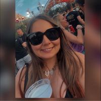 Emely Van Grunderbeeck