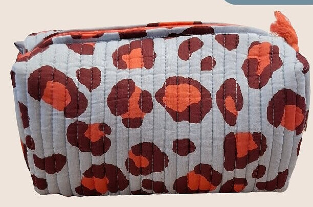 Gevlochten toilettas met rood patroon