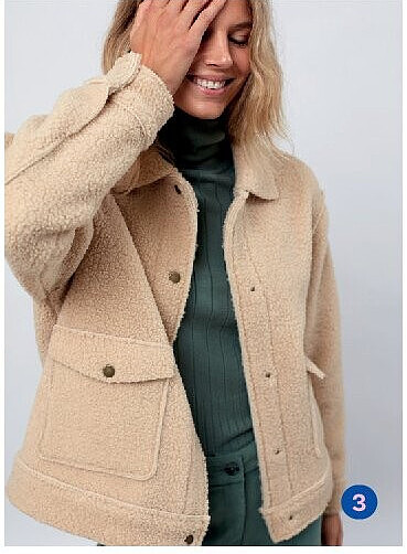 Beige teddy jas met hemdkraag en klepzakken