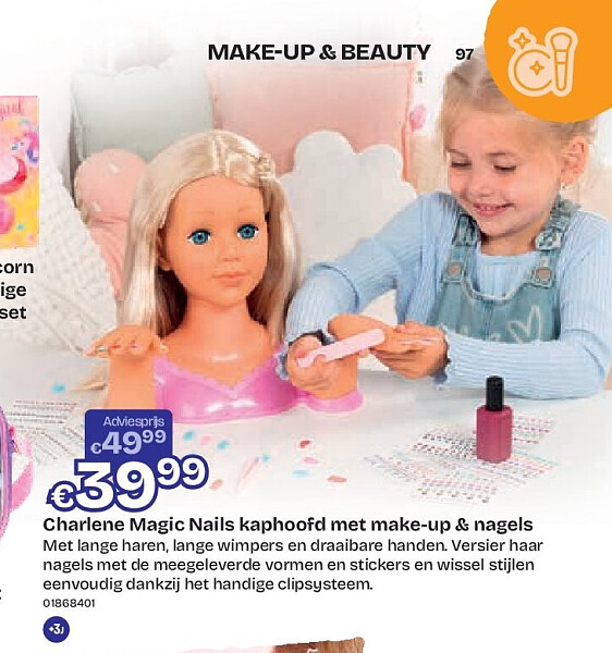 Charlene Magic Nails kaphoofd met make-up & nagels