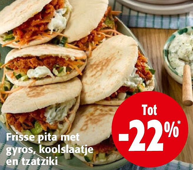 Frisse pita met gyros, koolslaatje en tzatziki