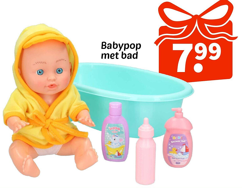 Babypop met bad