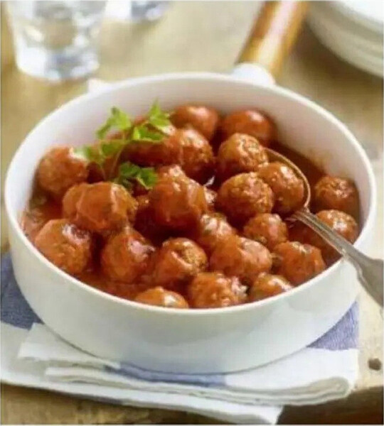 Gehaktballetjes in tomatensaus