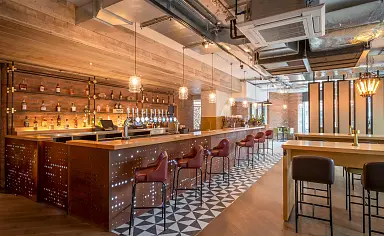 Levendig hotel in Finsbury Park in Londen