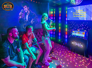Karaoke + fles bubbels en nacho's bij Bub entertainment (vanaf 4 personen)