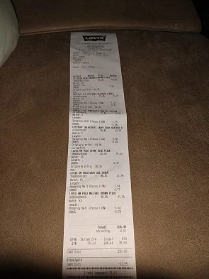 Levi's bij Maasmechelen village 10%