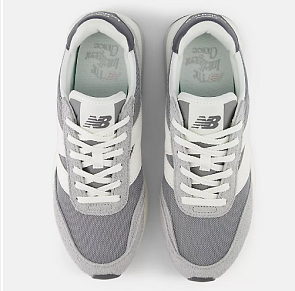 New Balance 370 unisex aan -50%