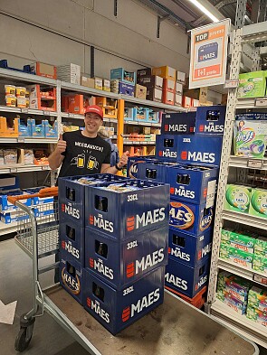 1+1 gratis op de bakken Maes!