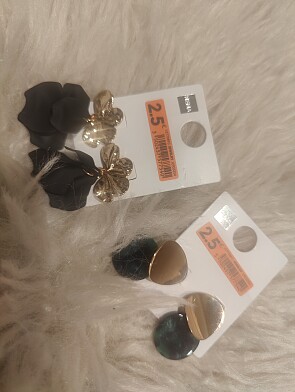 2,5€ per paar oorbellen bij Hema