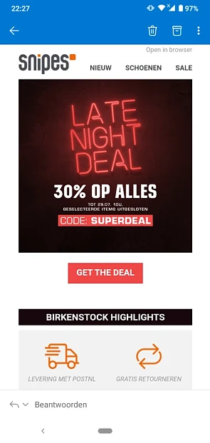 Bij snipes krijg je met de code SUPERDEAL 30%...