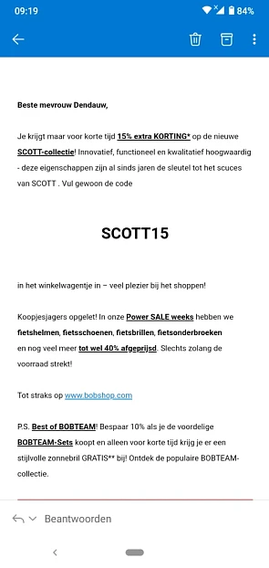 Bij bobshop krijg je met de code SCOTT15 15%...