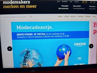 Modemakers gratis strand- of voetbal bij een...