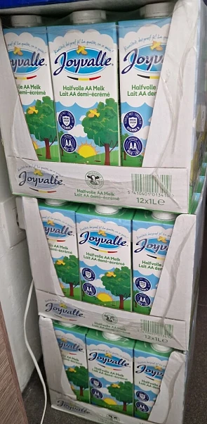 Colruyt Joyvalle half volle melk ingeslaan. H...