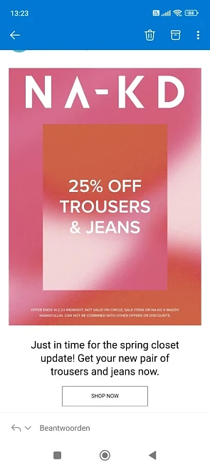 Bij nakd is er 25% korting op broeken en jean...
