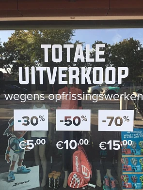 Vanaf morgen 3 oktober TOTALE UITVERKOOP bij...
