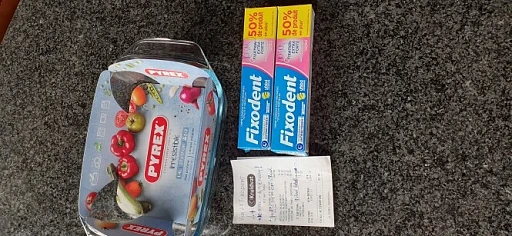 Bij 2 x tubes Fixodent Korting gekregen -4,...