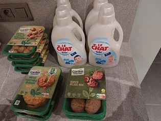 Bij Colruyt Le Chat bébé aan €7,10/fles gekoc...
