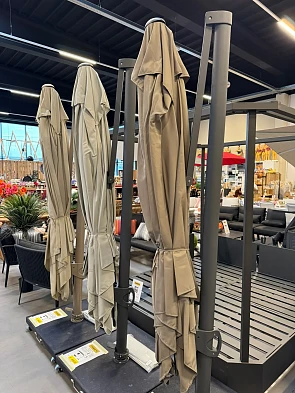 Free-pole parasol voor €499 ‼‼‼